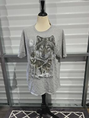 DOM Gray Wolf Pack Graphic Short Sleeve Tee Size XL